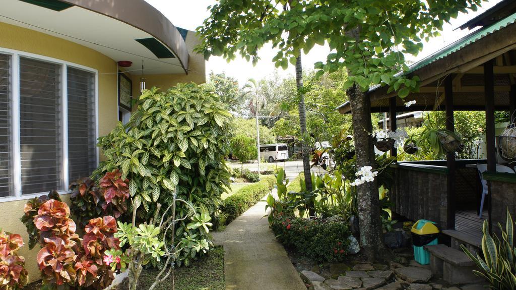 Bed and Breakfast La Belle Pension House Puerto Princesa Exterior foto